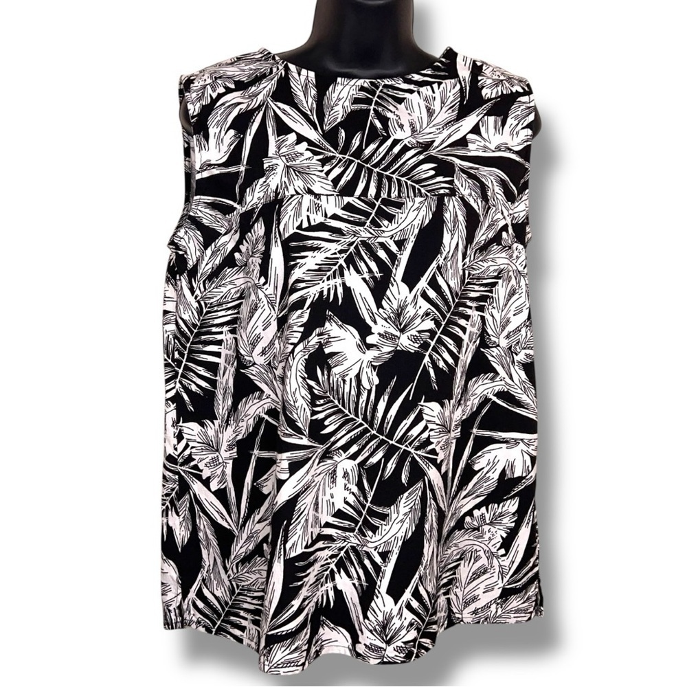 NEW Medium Charlie Paige Sleeveless Viscose Top Black White Tropical Leaf Print